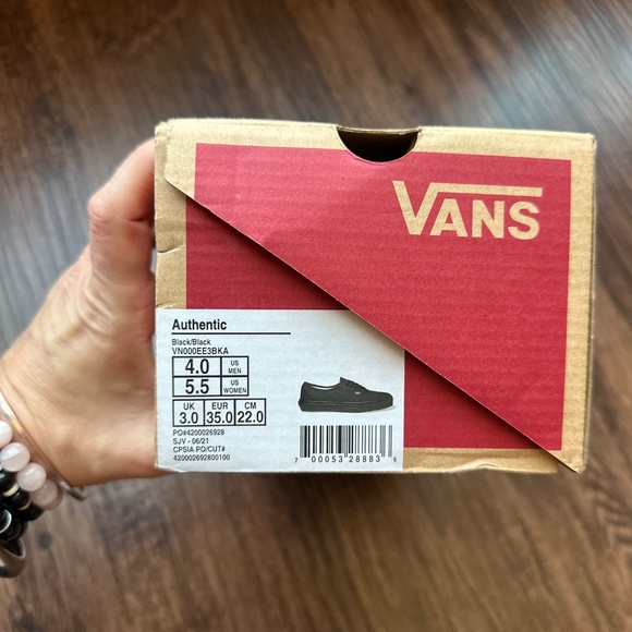 New in Box • Vans • Authentic Shoe • Black • Size 5.5 - Picture 4 of 8